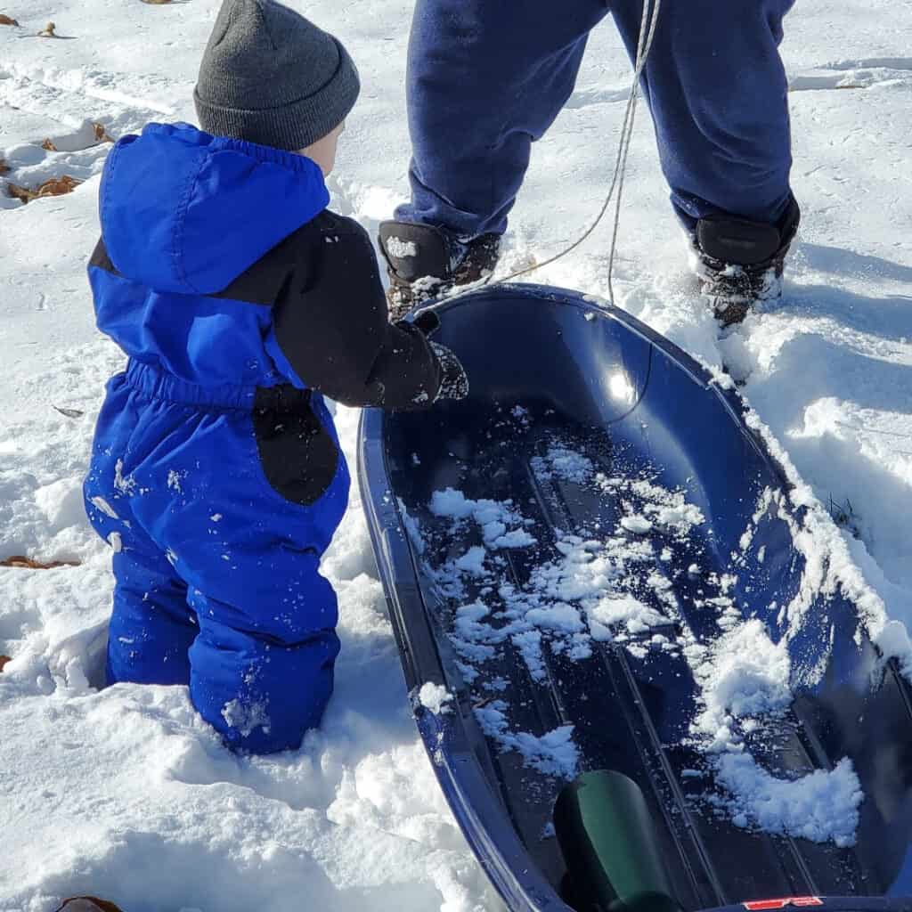 Kid friendly winter activities in Billings Montana. Sledding in Pioneer Park in Billings Montana.